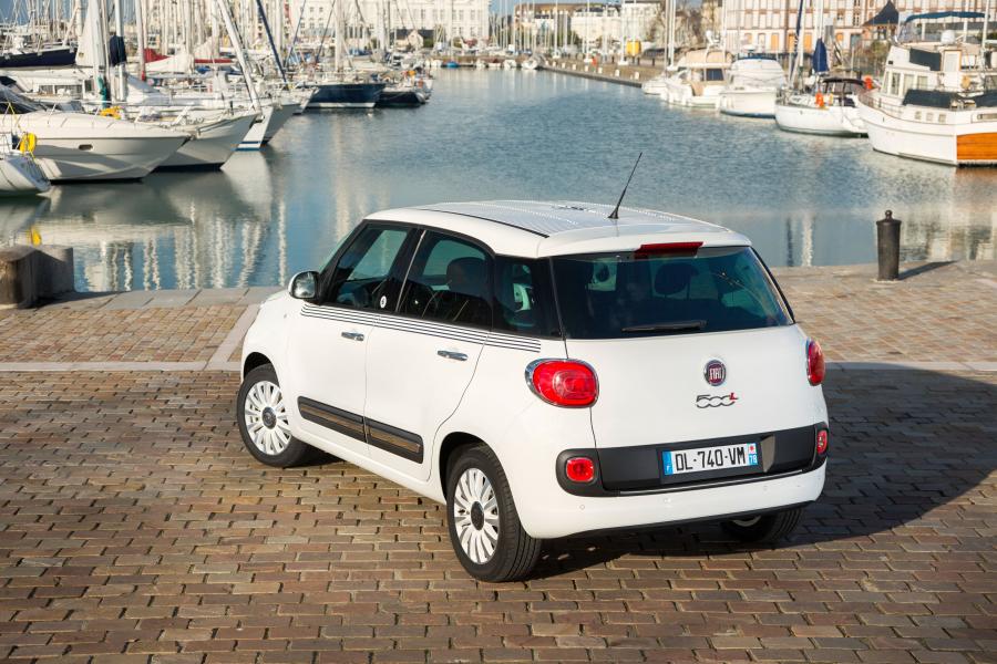  Fiat 500L Petit Bateau 2015 года  (фото 16 из 16)